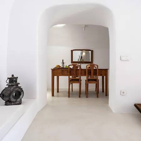 Olive Cave Fira (Santorini)