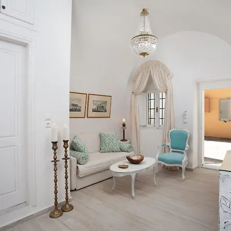 Olive Cave Villa Fira (Santorini)