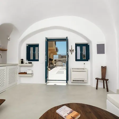 Olive Cave Villa Fira (Santorini)