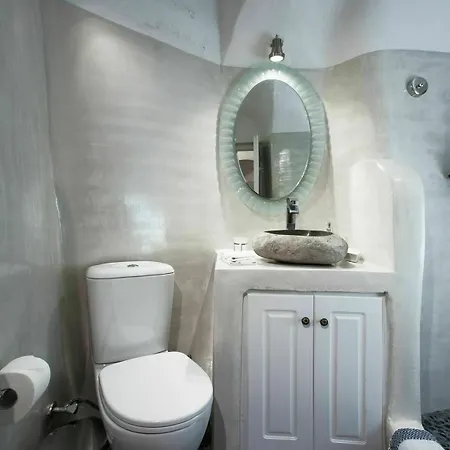 Olive Cave Villa Fira (Santorini)