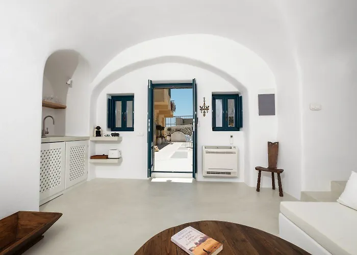 Olive Cave Villa Fira (Santorini)
