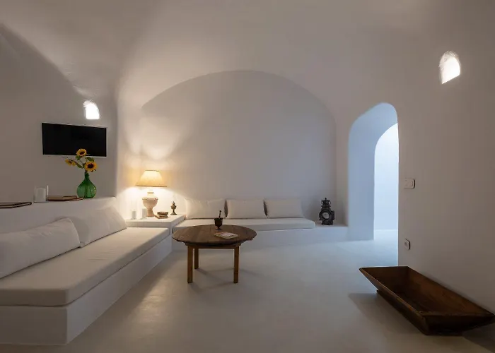 Olive Cave Villa Fira (Santorini)