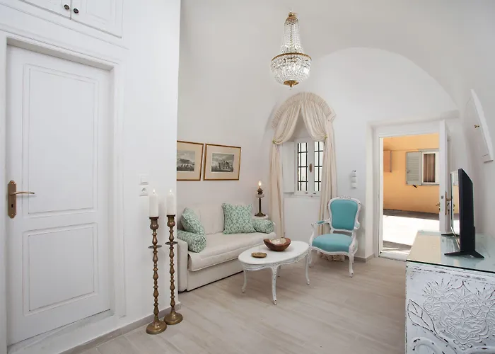 Olive Cave Villa Fira (Santorini)