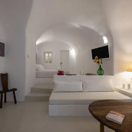 Olive Cave Vila