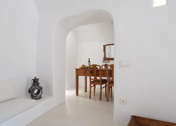 أوليف كييف هاوسيز *