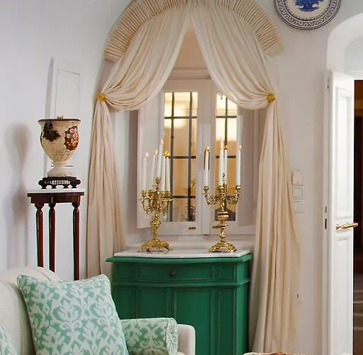 أوليف كييف هاوسيز