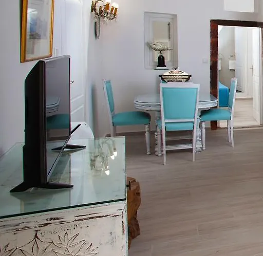 فيلة أوليف كييف هاوسيز *